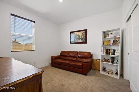 Bedroom - 45111 Westview Dr, Lancaster, CA 93536 photo 2 of 5