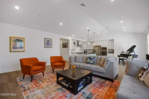 Living - 45111 Westview Dr, Lancaster, CA 93536 photo 1 of 3