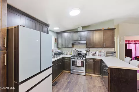 Kitchen - 350 E San Jacinto Ave #178, Perris, CA 92570 photo 1 of 3