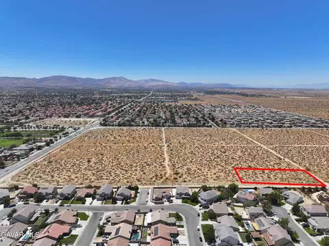 Ave Q-12, Palmdale, CA 93552 photo 2