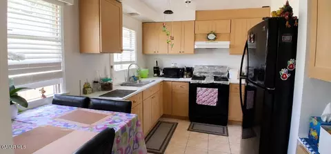 Kitchen - 1906 Jackson St, Burbank, CA 91504 photo 1 of 1