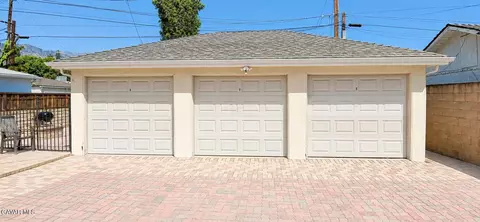 Exterior - 1906 Jackson St, Burbank, CA 91504 photo 3 of 4