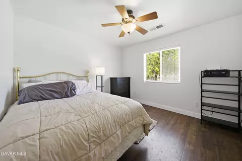 Bedroom - 29960 Caddy Ln, Tehachapi, CA 93561 photo 1 of 6