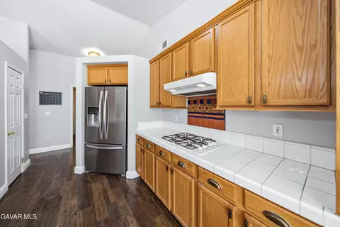 Kitchen - 29960 Caddy Ln, Tehachapi, CA 93561 photo 3 of 5