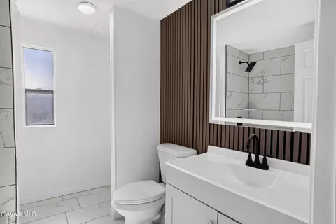 Bath - 43850 E 20th St #4, Lancaster, CA 93535 photo 2 of 4