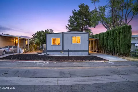 Exterior - 43850 E 20th St #4, Lancaster, CA 93535 photo 5 of 6