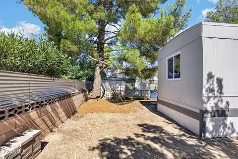 Exterior - 43850 E 20th St #4, Lancaster, CA 93535 photo 4 of 6