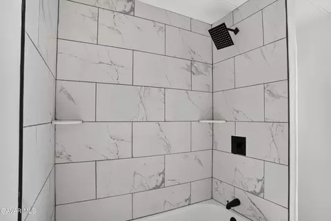 Bath - 43850 E 20th St #4, Lancaster, CA 93535 photo 3 of 4