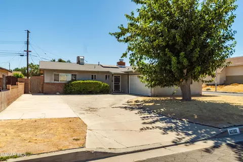 43702 Hardwood Ave, Lancaster, CA 93534