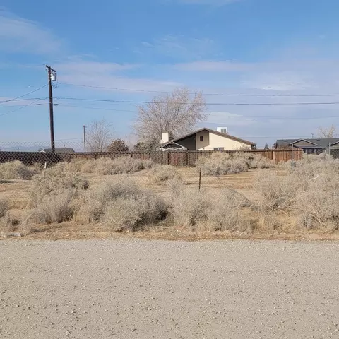8237 Evergreen Ave, California City, CA 93505