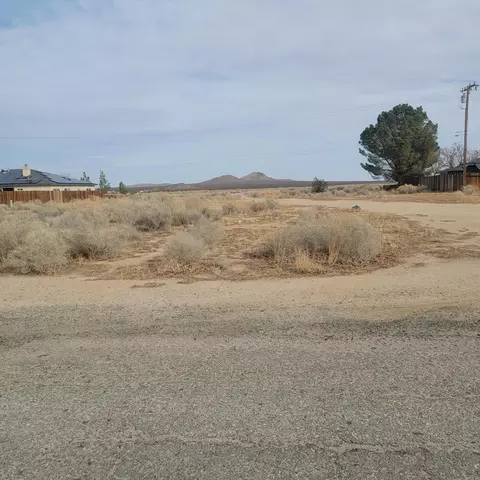 99 Th St, California City, CA 93505