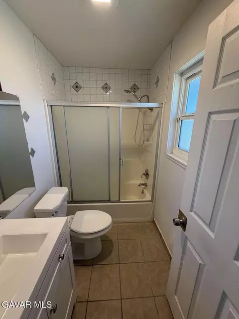 Bath - 40103 169th St E, Palmdale, CA 93591 photo 1 of 4
