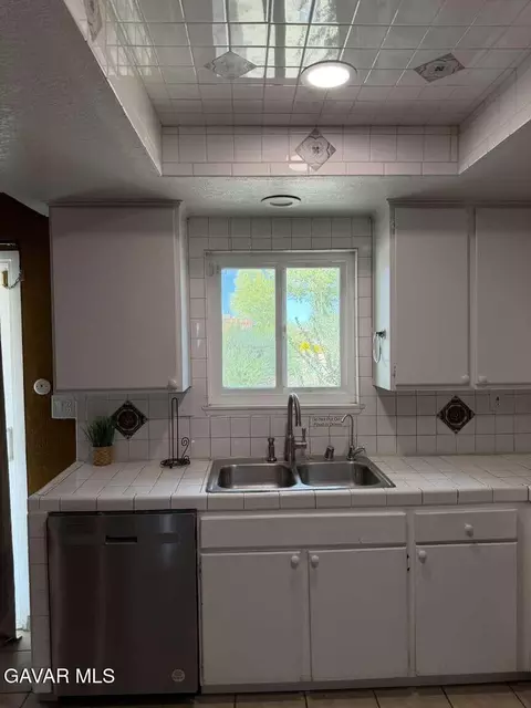Kitchen - 40103 169th St E, Palmdale, CA 93591 photo 5 of 5