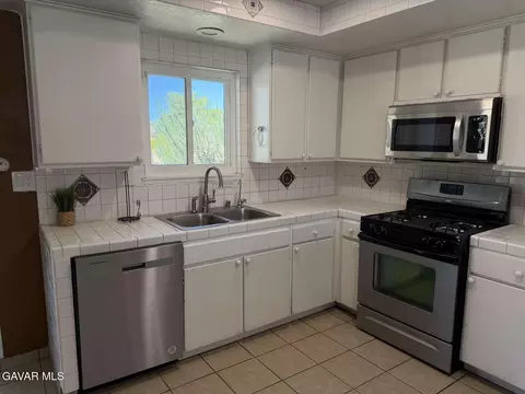 Kitchen - 40103 169th St E, Palmdale, CA 93591 photo 1 of 5