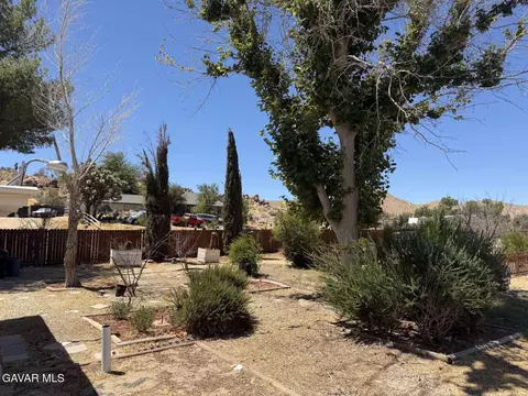 Exterior - 40103 169th St E, Palmdale, CA 93591 photo 4 of 13