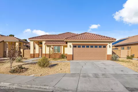 2009 E Jenner St, Lancaster, CA 93535