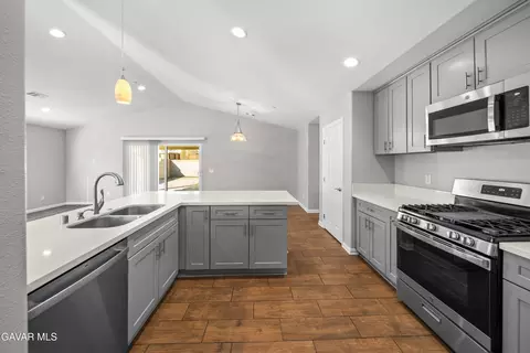 2009 E Jenner St, Lancaster, CA 93535 photo 6
