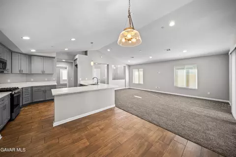 2009 E Jenner St, Lancaster, CA 93535 photo 3