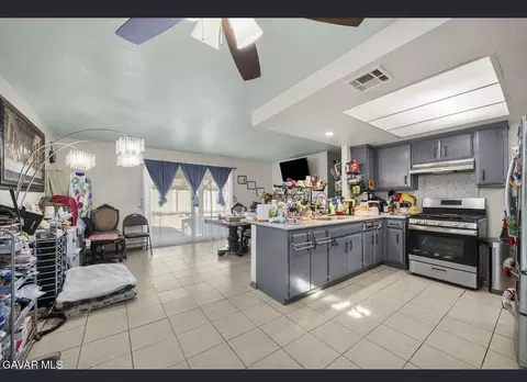 38651 28th St, Palmdale, CA 93550 photo 2