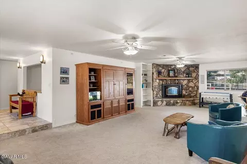 Living - 20440 Clubview Ct, Tehachapi, CA 93561 photo 1 of 2
