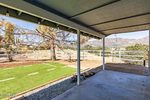 Exterior - 20440 Clubview Ct, Tehachapi, CA 93561 photo 3 of 8