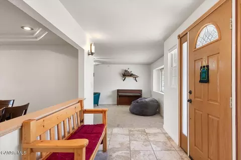 Entry Way - 20440 Clubview Ct, Tehachapi, CA 93561 photo 1 of 3
