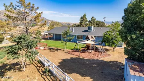 Exterior - 20440 Clubview Ct, Tehachapi, CA 93561 photo 7 of 8