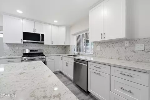Kitchen - 3022 Caruso Ln, Lancaster, CA 93536 photo 3 of 5