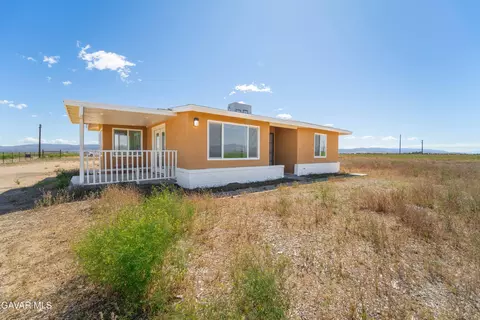 Exterior - 49040 W 70th St, Lancaster, CA 93536 photo 1 of 5