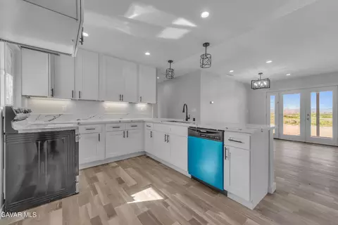 Kitchen - 49020 W 70th St, Lancaster, CA 93536 photo 1 of 1