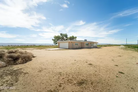 Exterior - 49020 W 70th St, Lancaster, CA 93536 photo 3 of 3
