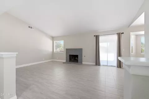 Living - 40185 179th St E, Palmdale, CA 93591 photo 2 of 3