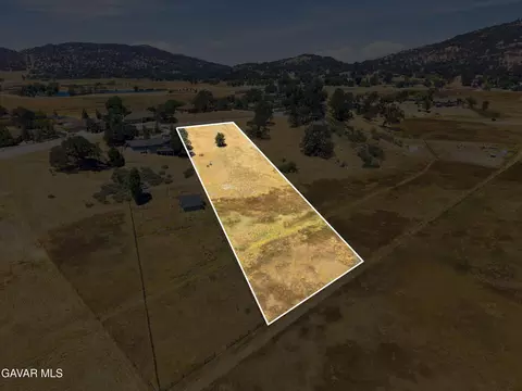 23760 Dart Dr, Tehachapi, CA 93561 photo 2