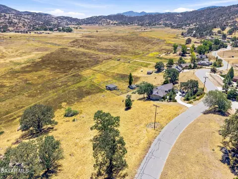 23760 Dart Dr, Tehachapi, CA 93561 photo 3