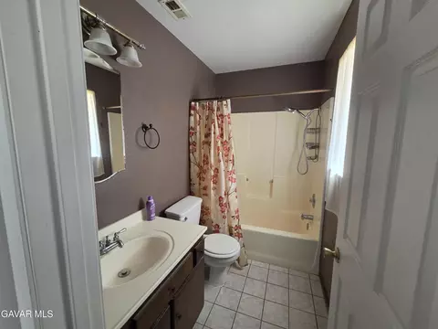 Bath - 40104 174th St, Lake Los Angeles, CA 93591 photo 2 of 2