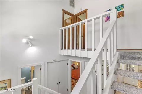 Entry Way - 93 Meadow Lakes Dr, Tehachapi, CA 93561 photo 5 of 7
