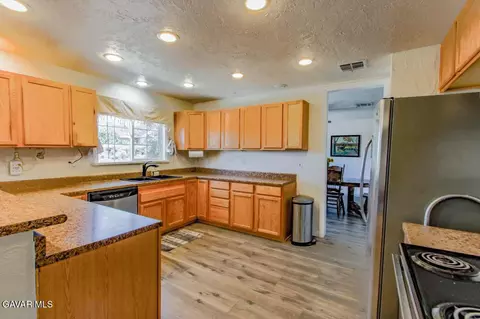 Kitchen - 24261 Jacaranda Dr, Tehachapi, CA 93561 photo 1 of 3