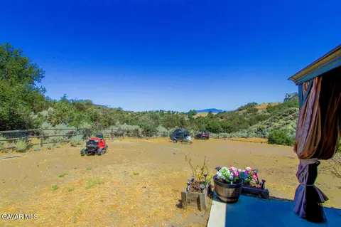 Exterior - 24261 Jacaranda Dr, Tehachapi, CA 93561 photo 5 of 6