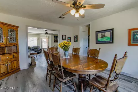 Dining - 24261 Jacaranda Dr, Tehachapi, CA 93561 photo 2 of 4