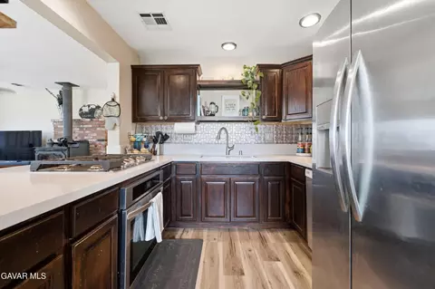 Kitchen - 8628 W Avenue E, Lancaster, CA 93536 photo 1 of 2