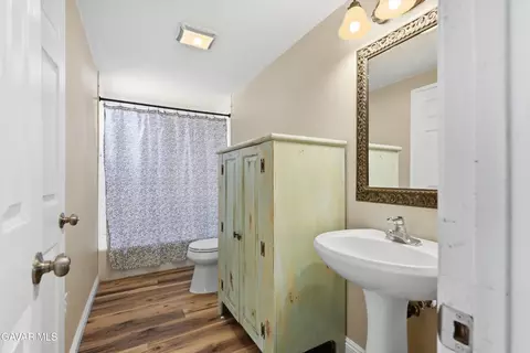 Bath - 8628 W Avenue E, Lancaster, CA 93536 photo 1 of 2