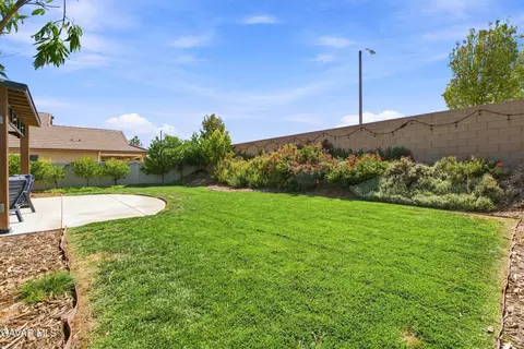 Exterior - 44445 Freer Way, Lancaster, CA 93536 photo 6 of 10