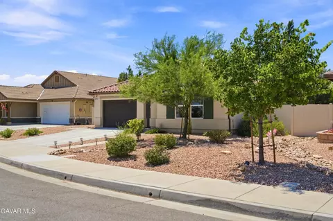 Exterior - 44445 Freer Way, Lancaster, CA 93536 photo 9 of 10