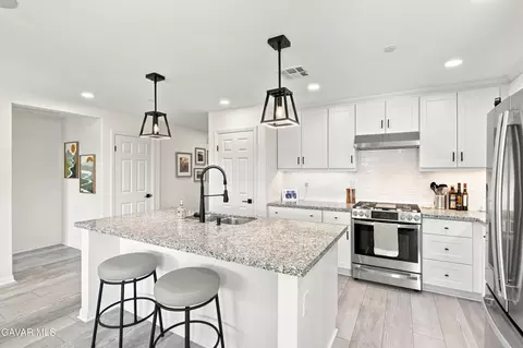 Kitchen - 44445 Freer Way, Lancaster, CA 93536 photo 2 of 5