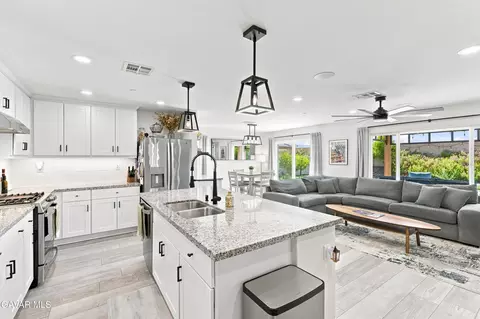 Kitchen - 44445 Freer Way, Lancaster, CA 93536 photo 1 of 5