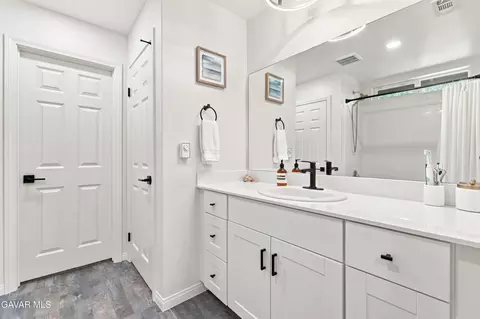 Bath - 44445 Freer Way, Lancaster, CA 93536 photo 2 of 3