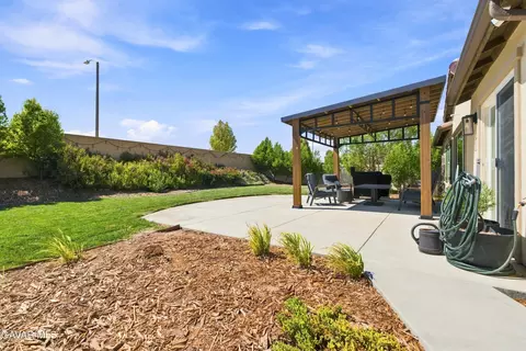 Exterior - 44445 Freer Way, Lancaster, CA 93536 photo 7 of 10