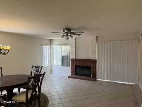 Living - 44436 Shadowcrest Dr, Lancaster, CA 93536 photo 3 of 7