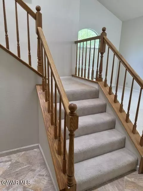Entry Way - 44436 Shadowcrest Dr, Lancaster, CA 93536 photo 3 of 4