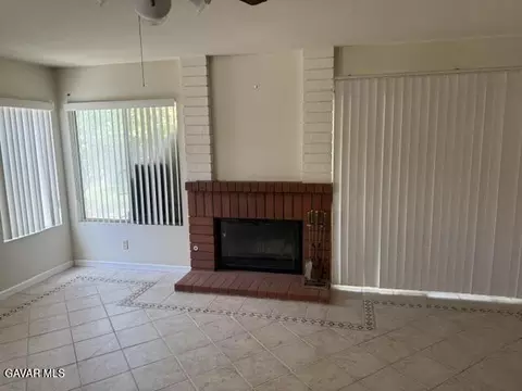 Living - 44436 Shadowcrest Dr, Lancaster, CA 93536 photo 4 of 7